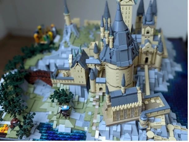 Lego Bausatz - Darstellung der Burg Hogwarts Nahaufnahme